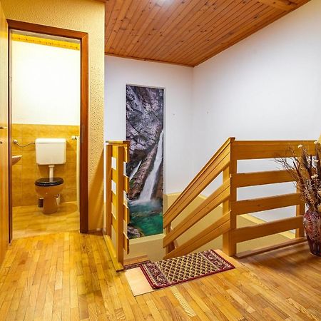 Farm Stay Trlej Begunje na Gorenjskem Eksteriør bilde